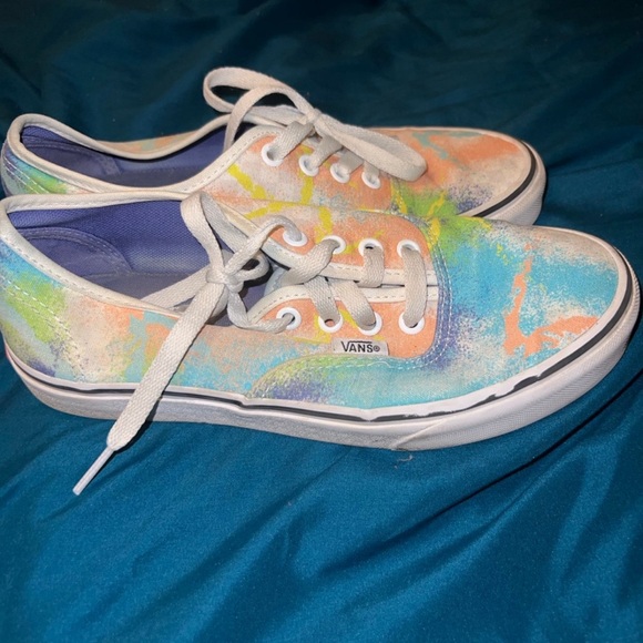 Vans - Picture 2 of 4